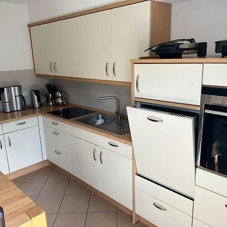 Zentral Gelegenes Haus Mit Garten Apartment *