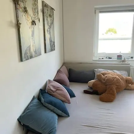 Zentral Gelegenes Haus Mit Garten Kronshagen