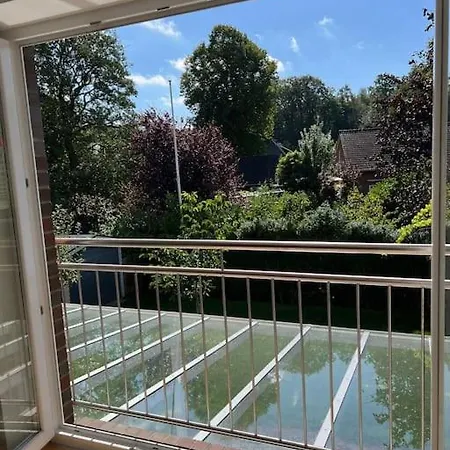 Zentral Gelegenes Haus Mit Garten Kronshagen